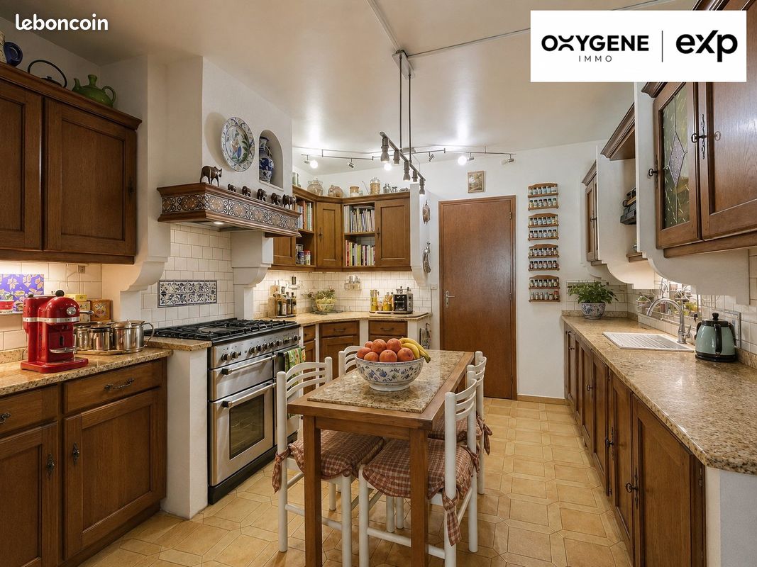 Propriété 12 pièces 250 m² (image 10)