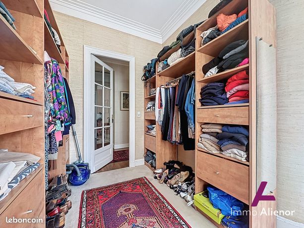 Maison 8 pièces 221 m² — 11