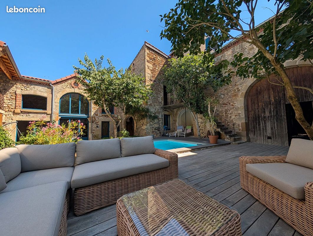 Maison 7 pièces 190 m² · à Vic-le-Comte · 190 m² · 595 000 €