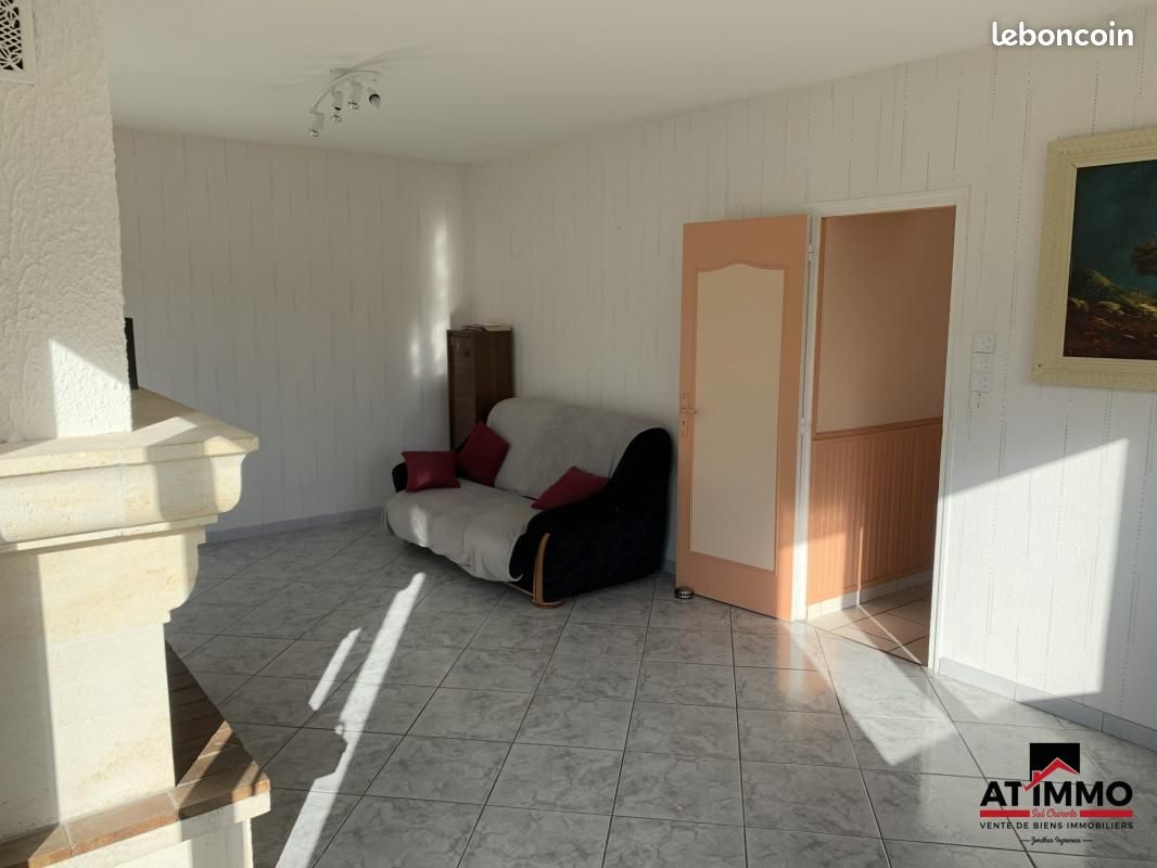 Maison 6 pièces 126 m² - Voeuil-et-Giget 16400 (image principale 8)