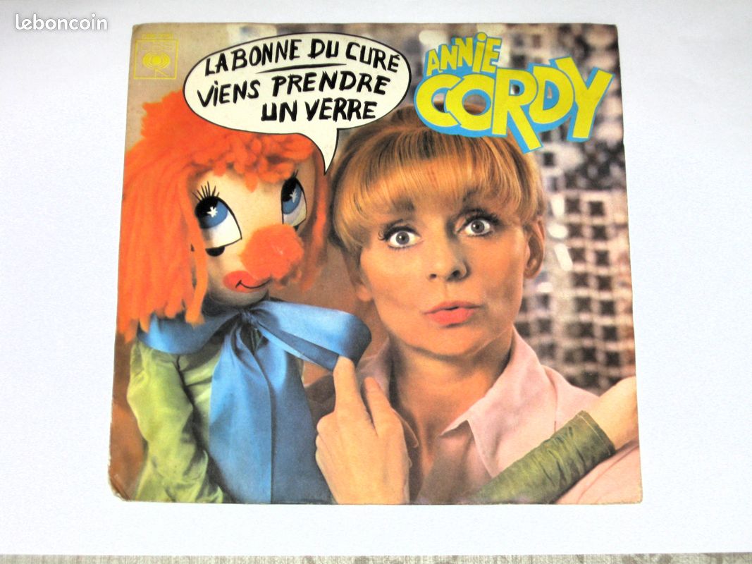 Annie Cordy – La Bonne Du Curé / Viens Prendre Un Verre / 45T (image 1)