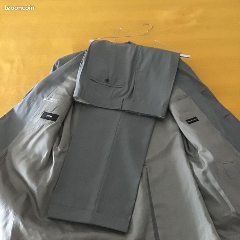 Costume (image 3)