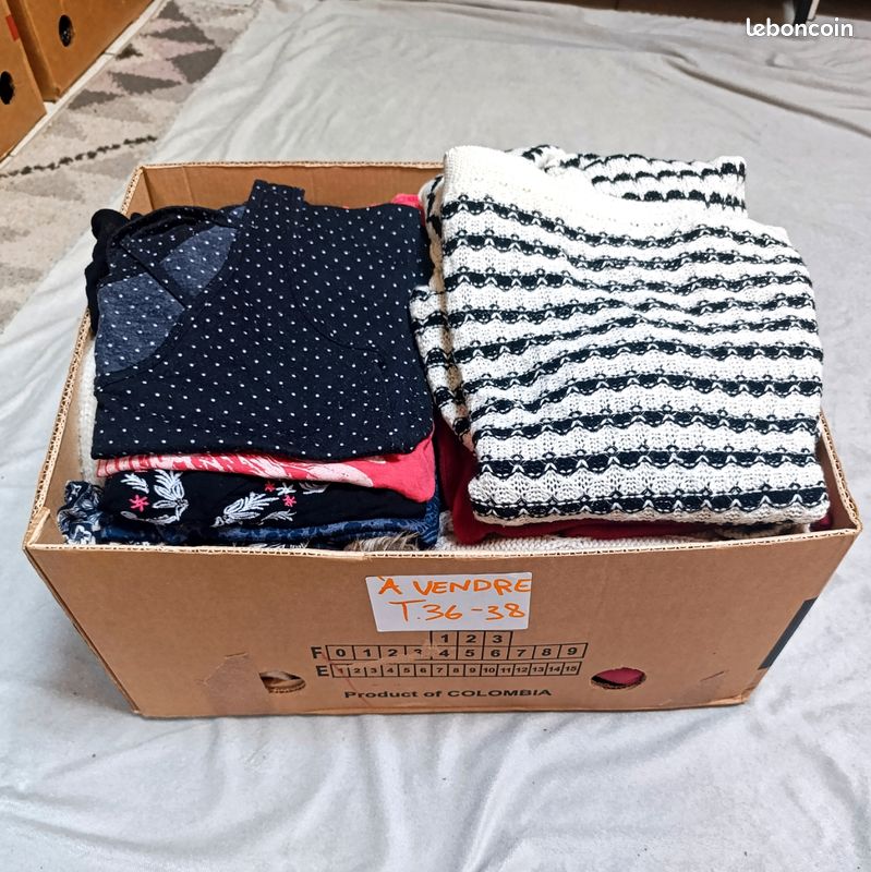 Lot de 26 vêtements femme - Taille S - M (image 8)