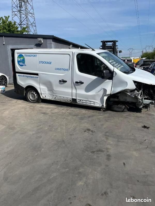 Renault Trafic FOURGON FGN L1H1 2T8 BLUE DCI 110 CH ACCIDENTEE (image 4)