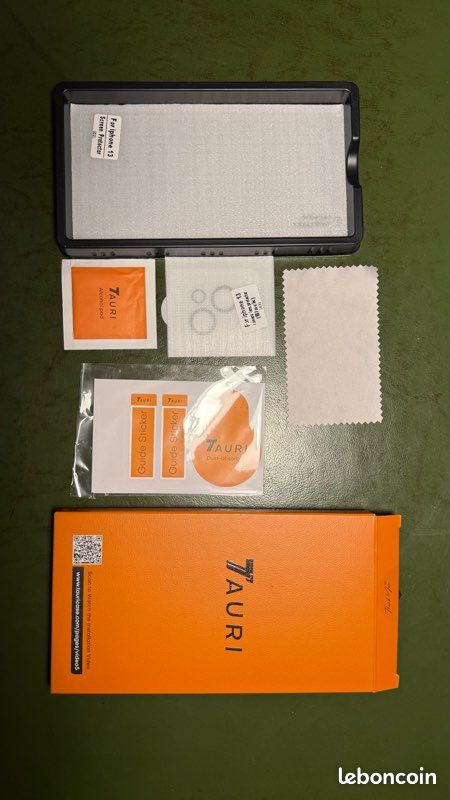 Kit protection TAURI iPhone 13 / 13 Pro / 14 – verre trempé + protège-caméra – neuf (image 1)