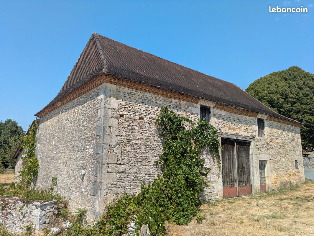 Maison 1 pièce 226 m² · à Gabillou · 226 m² · 90 000 €