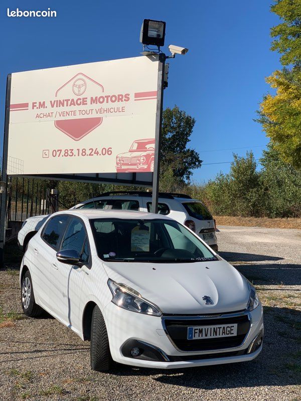 Peugeot 208 1.2 VTI 82cv Urban Soul (image 1)