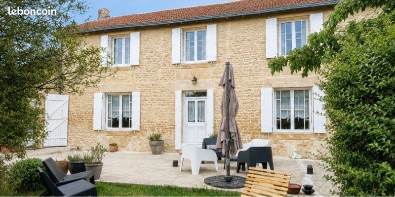 Maison 5 pièces 133 m² · à Saint-Hilaire-des-Loges · 133 m² · 210 000 €