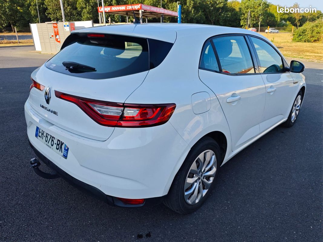 RENAULT Mégane IV ANNEE 2016 ESSENCE 189000KM 1.2 TCe 16V 100CV (image 6)