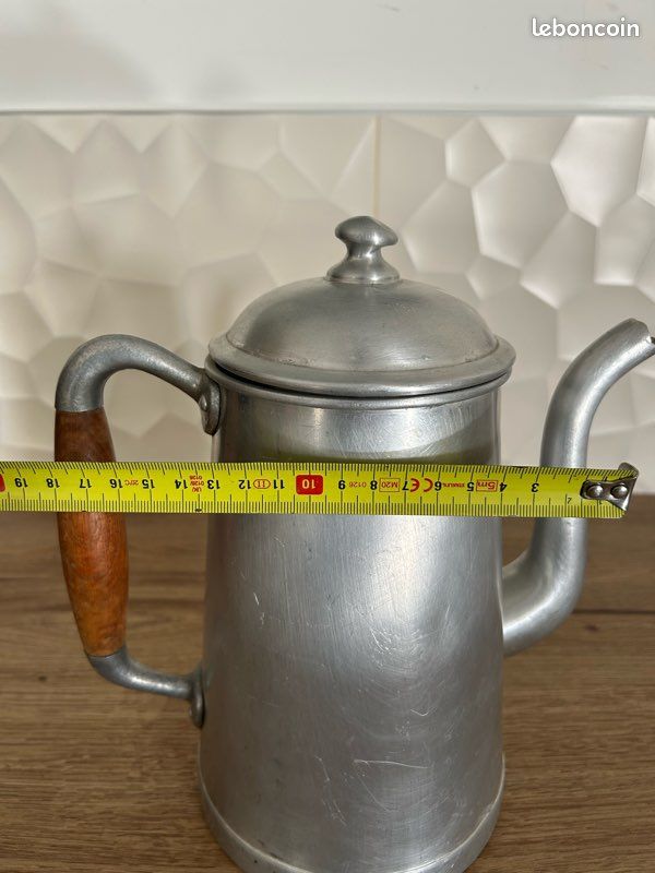 Théière Ancienne En Aluminium - Pour Camping Ou Collection, Occasion