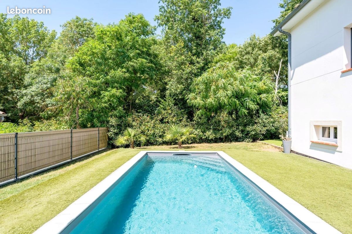 Maison 6 pièces 155 m² · à Saint-Clar-de-Riviere · 155 m² · 395 000 €