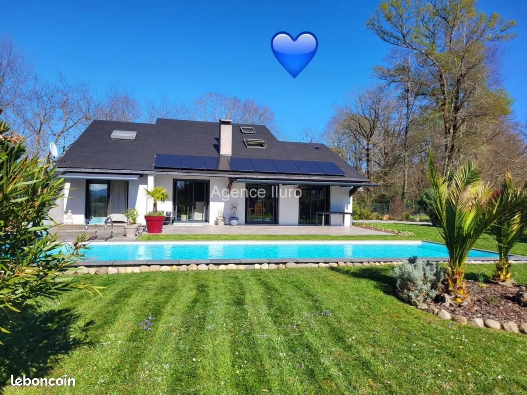 Maison 6 pièces 178 m² · à Oloron-Sainte-Marie · 178 m² · 380 000 €