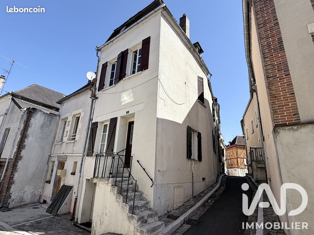 Maison 8 pièces 155 m² · à Saint-Florentin · 155 m² · 89 000 €