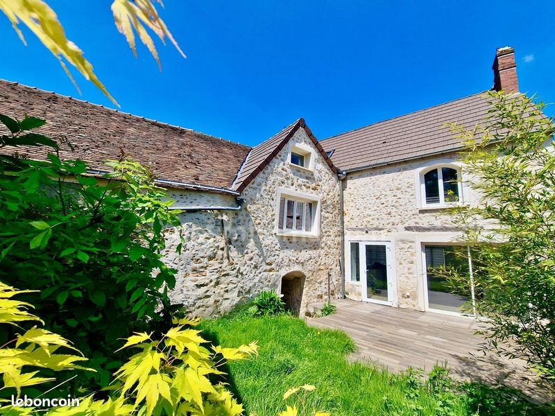 Maison 6 pièces 148 m² · à Angervilliers · 148 m² · 245 000 €