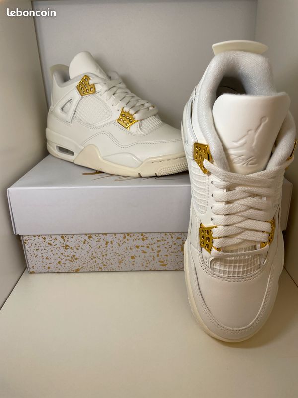 Air Jordan 4 Sail Metallic Gold (image 2)