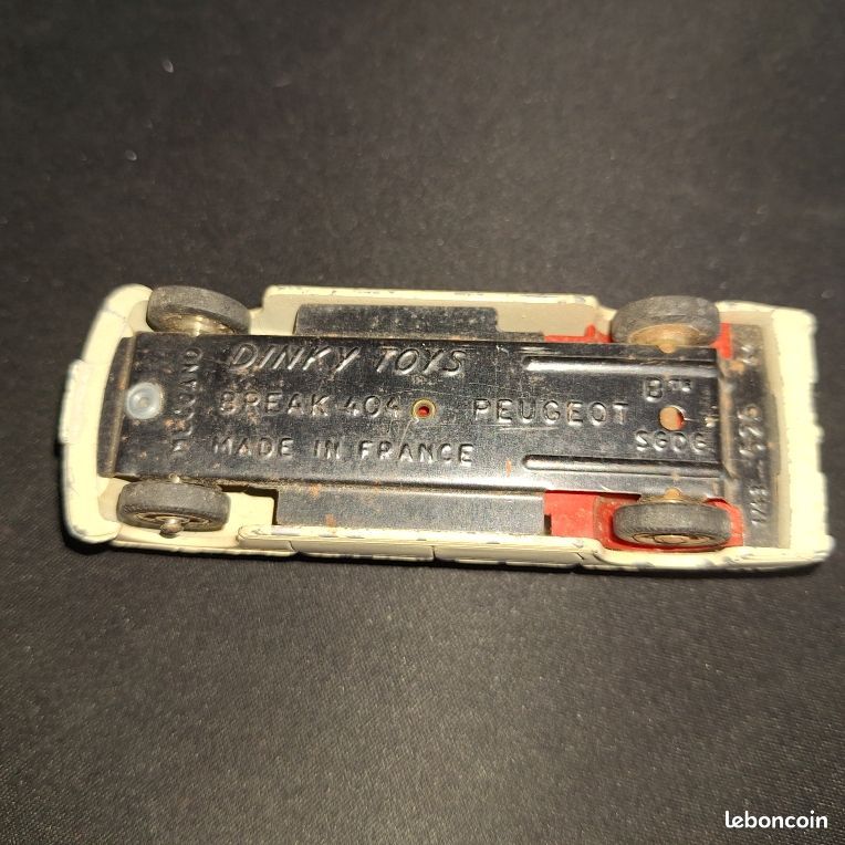 Peugeot 404 break Dinky Toys (image 5)