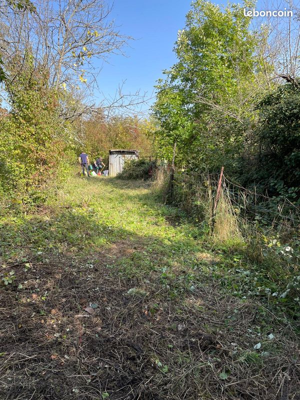 Terrain verger/jardin clôturé avec cabanon – essey-lès-nancy