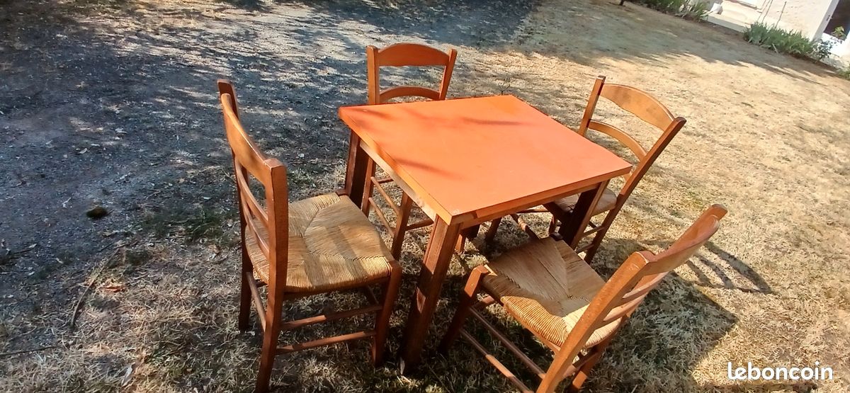 Table (image 3)