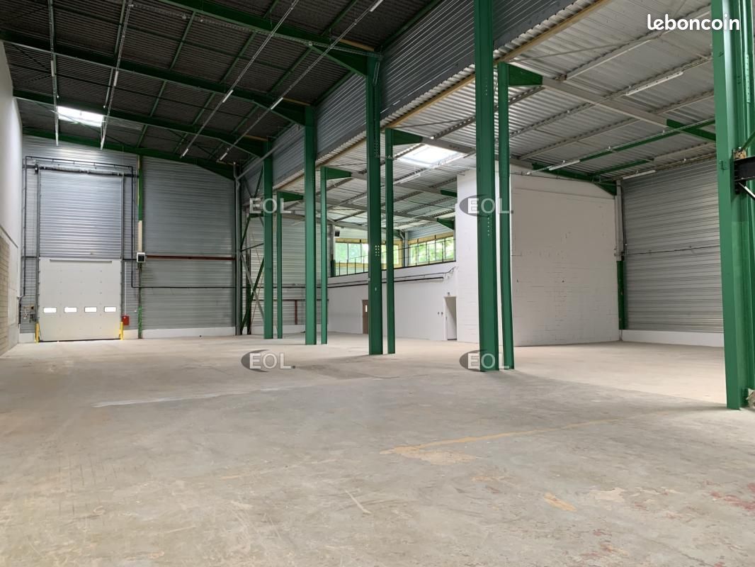 Local industriel 969 m² (image 3)