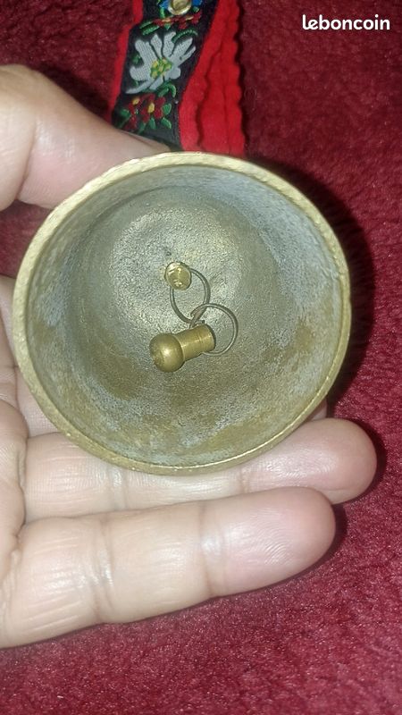 Petite cloche ancienne (image 2)