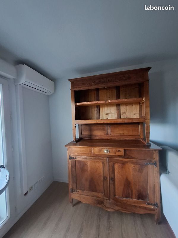 Très joli buffet /vaisselier en bois massif (image 12)