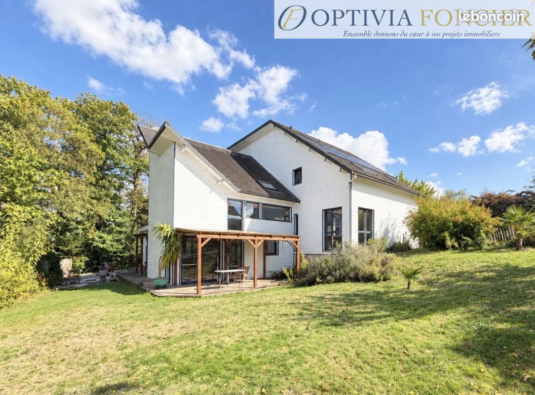 Maison 8 pièces 245 m² · à Bruz · 245 m² · 455 800 €