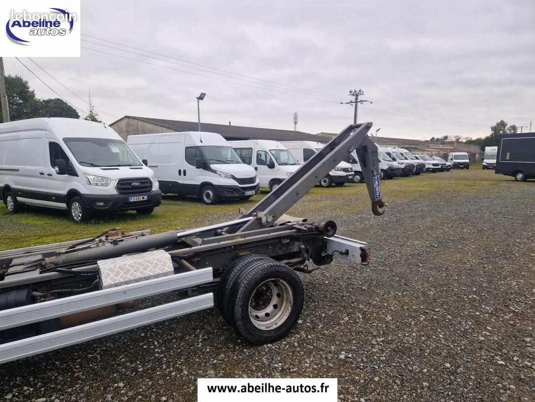 Nissan Cabstar CHASSIS NU POLYBENNE 35/13 2.5 DCI 130CV (image 7)