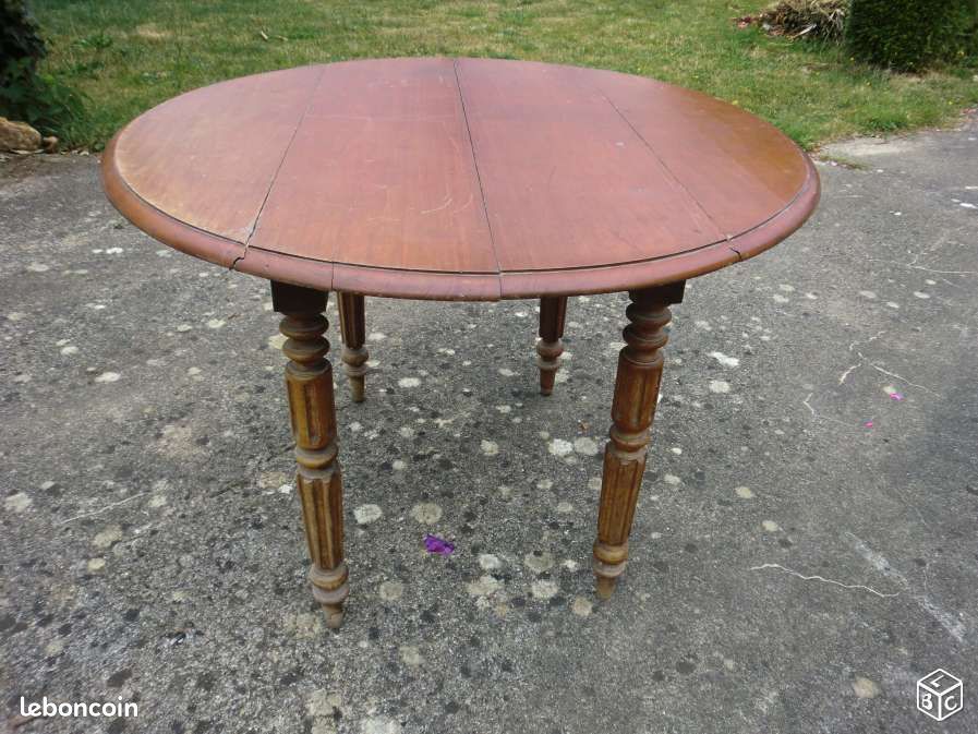 Table Louis Philippe en merisier (image 1)