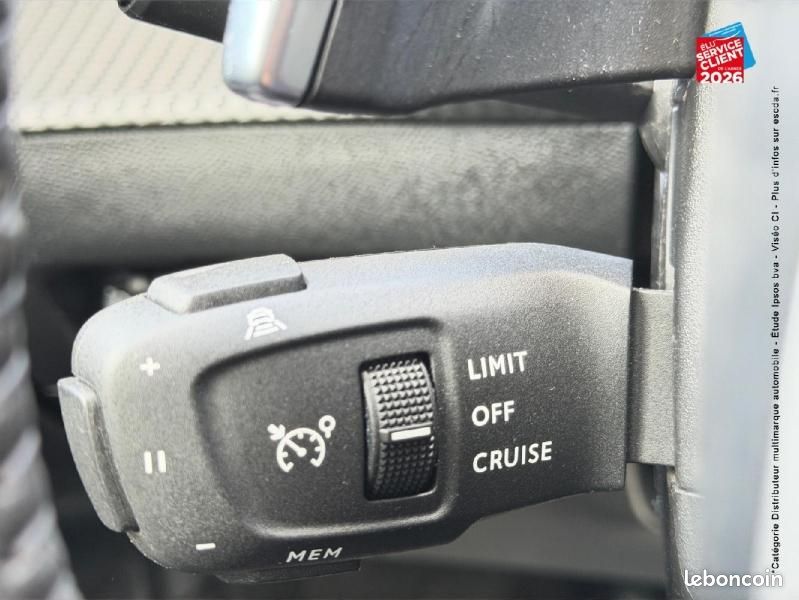 Peugeot 2008 1.2 Hybrid 136ch Allure e-DCS6 (image 25)