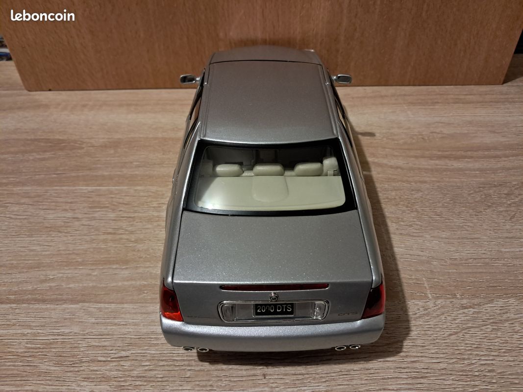 AU368 MAISTO SPECIAL EDITION 1/18 CADILLAC 2000 DEVILLE DTS REF 31877 SILVER | Achetez sur