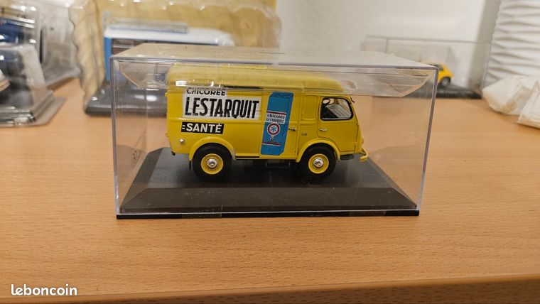 RENAULT 1000 kg 1/43 - Collection
