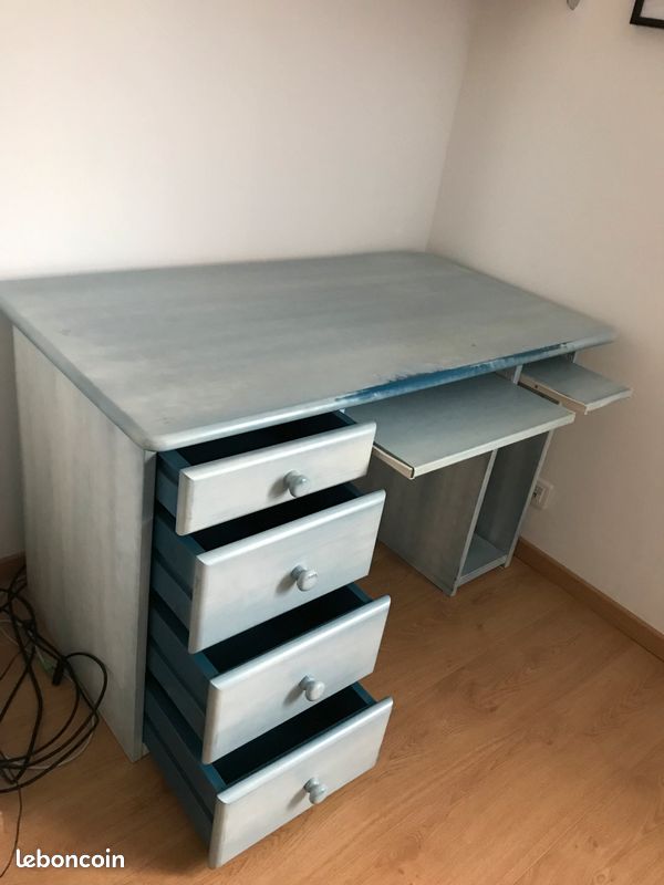 BUREAU PIN MASSIF sans noeud (image 1)
