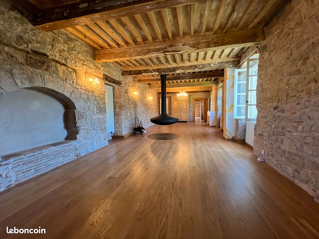 Maison 4 pièces 220 m² · à Saint-Antonin-Noble-Val · 220 m² · 1 310 €
