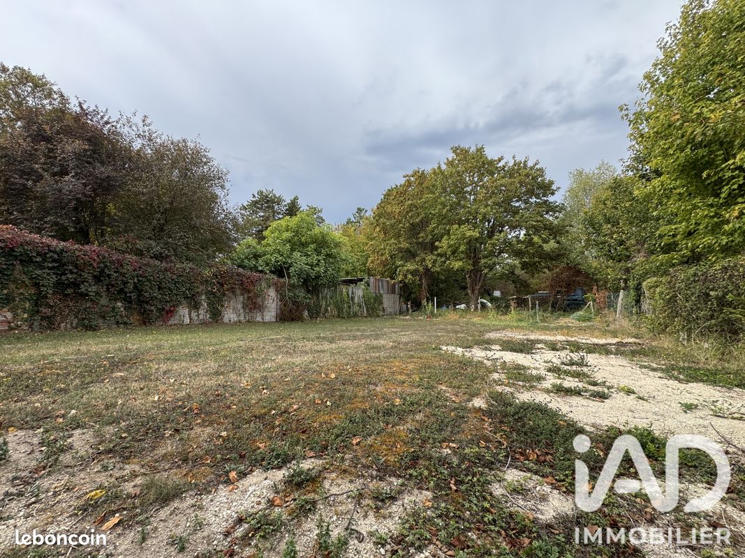 Terrain 600 m² · à Moret-Loing-Et-Orvanne · 600 m² · 115 000 €