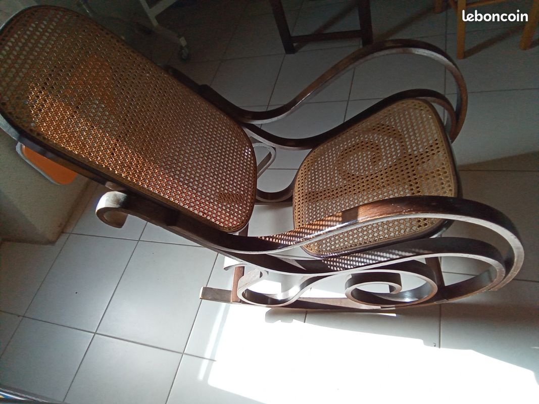 Fauteuil bois et rotin (image 1)