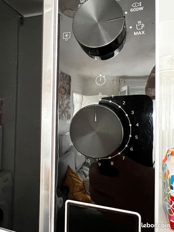Micro-ondes Whirlpool MWP 101 W – 20L – 700W – Très bon état (image 6)