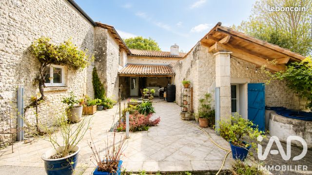 Maison 5 pièces 181 m² · à Meschers-sur-Gironde · 181 m² · 449 000 €