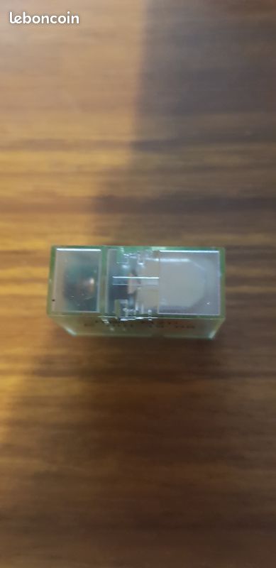 Relais électro mécanique FEME ou Carlo Gavazzi Serie MZ 26V 5A composant électronique (image 2)