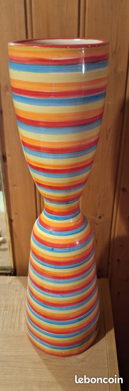 Vase (image 1)