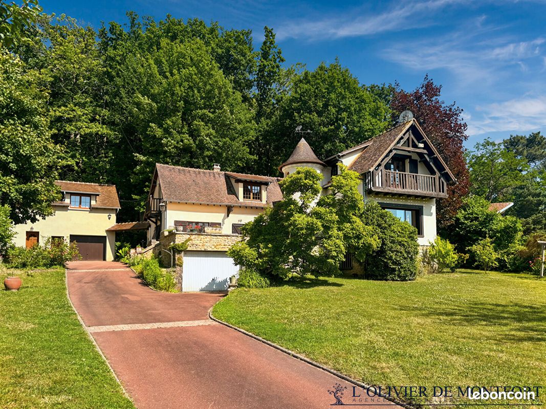 Maison 8 pièces 201 m² · à Jouars-Pontchartrain · 201 m² · 769 600 €