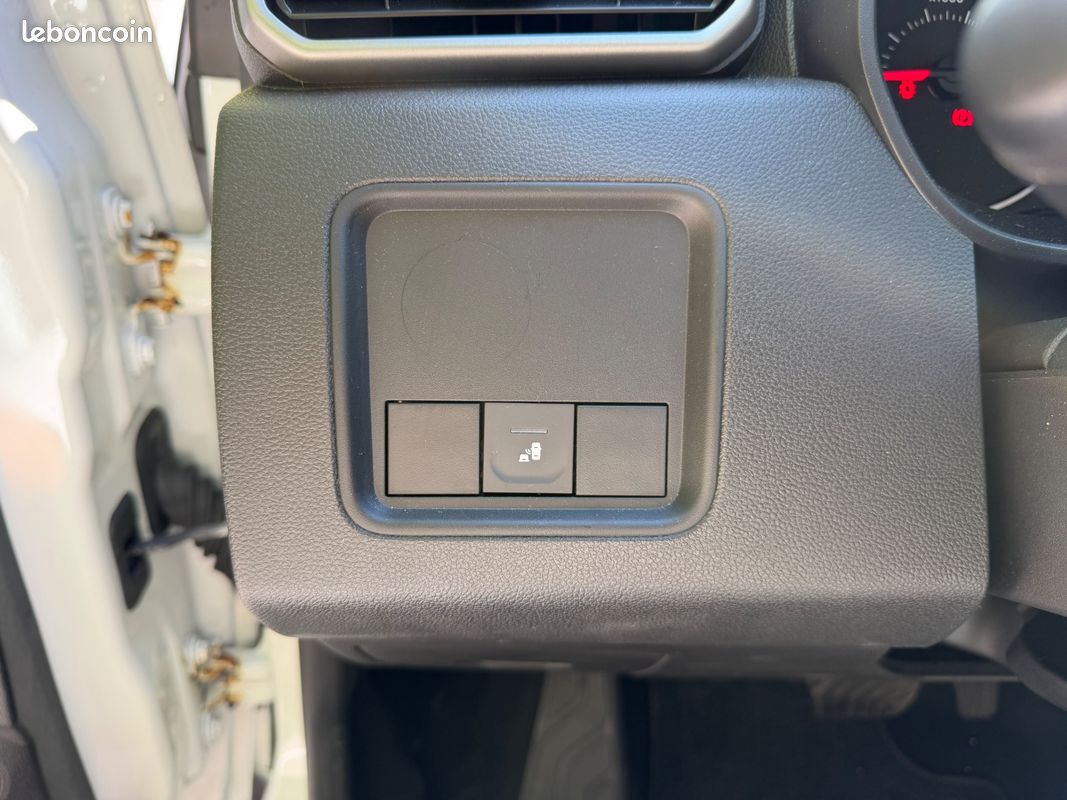 Dacia Duster 1.3 TCE 150ch JOURNEY EDC 4x2 (image 16)