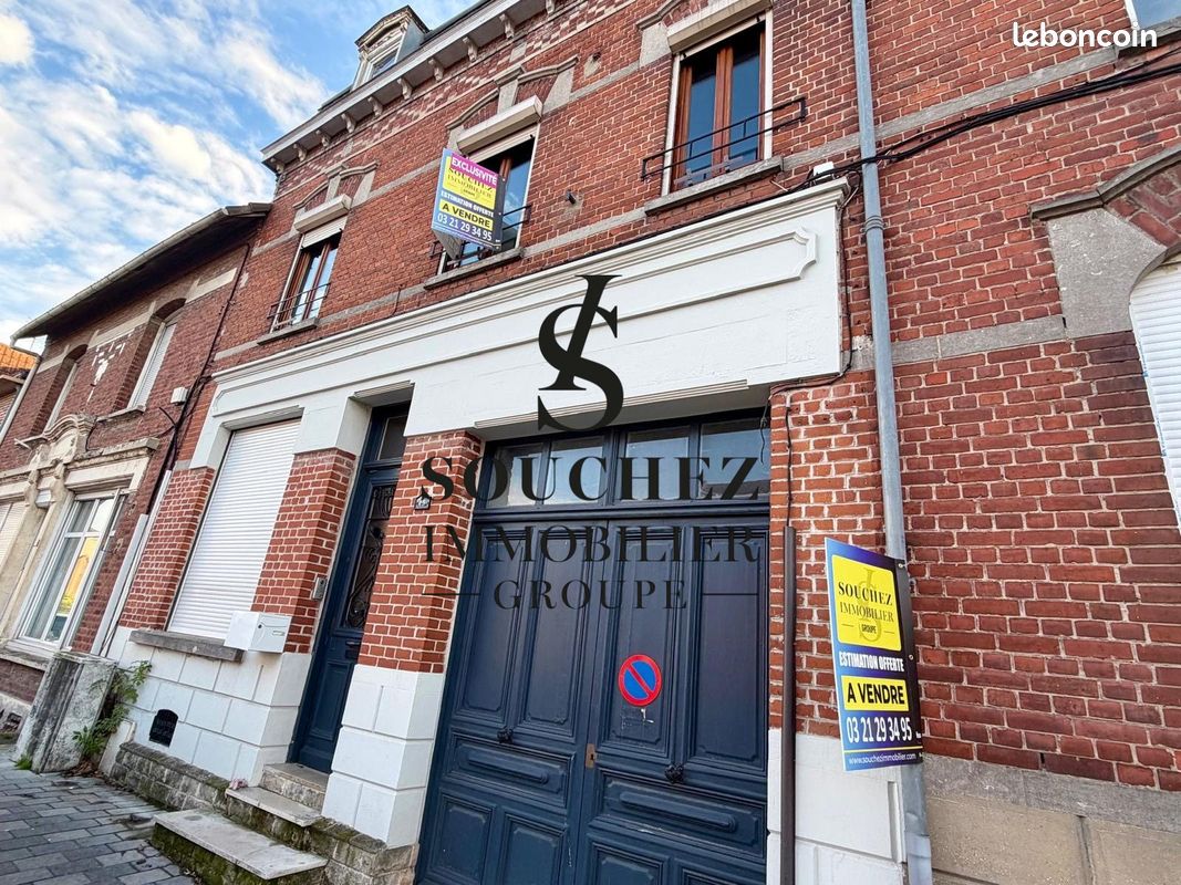 Maison 8 pièces 250 m² · à Liévin · 250 m² · 182 000 €