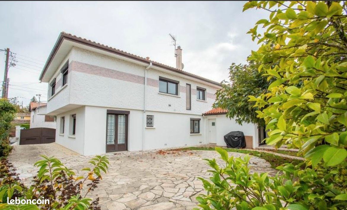 Maison 6 pièces 206 m² · à Camblanes-Et-Meynac · 206 m² · 430 000 €