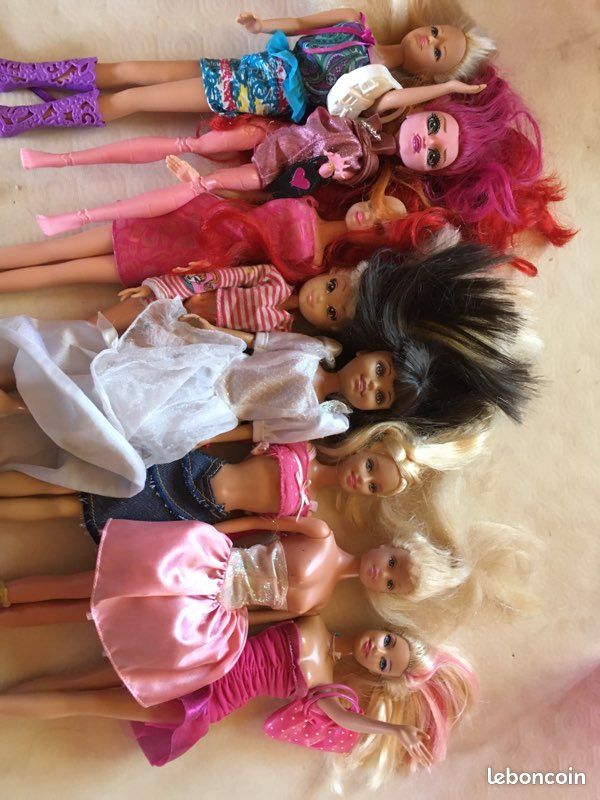 Poupée Barbie et accessoires (image 1)