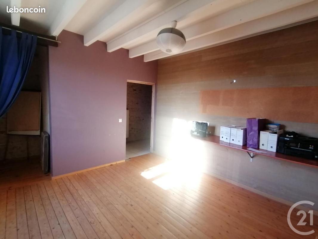 Maison 12 pièces 343 m² - Valdelaume 79110 Pioussay (image principale 11)