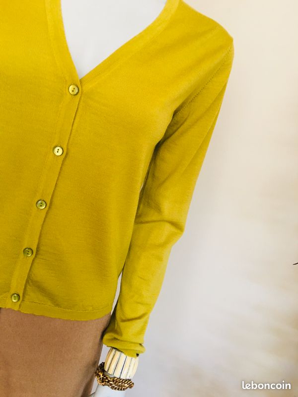 T 38 superbe gilet tout doux vert col en V neuf (image 2)