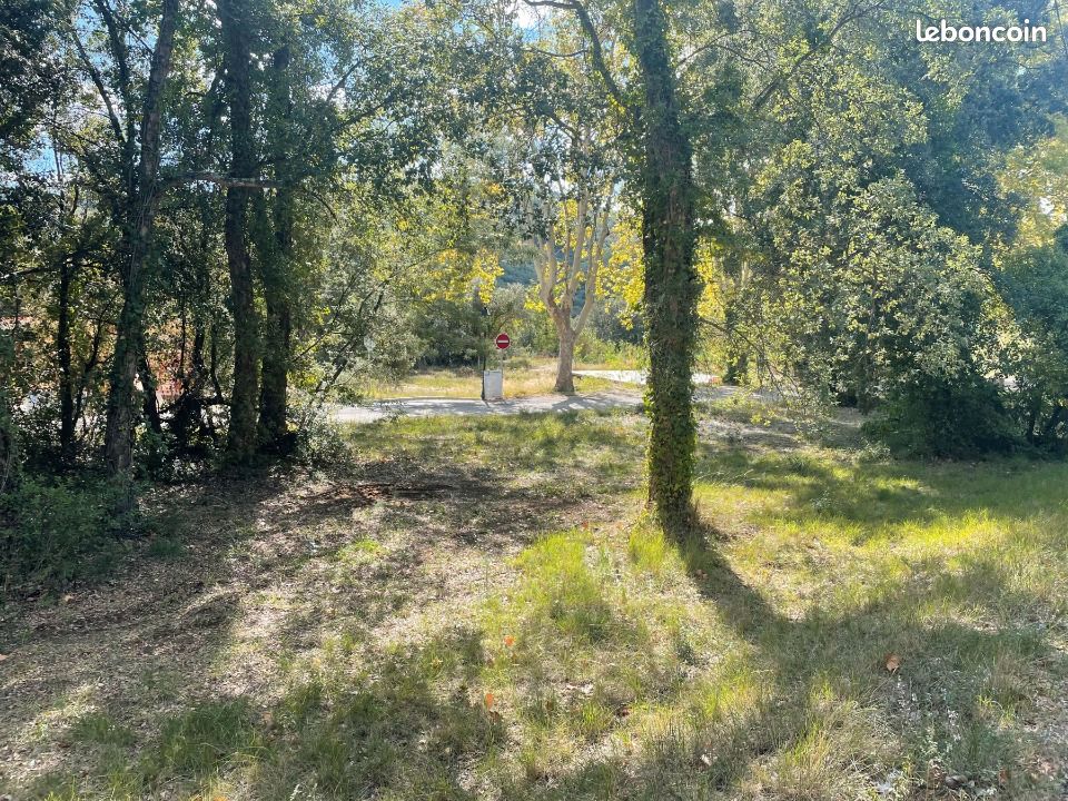 Terrain 1932 m² · aux Cluses · 124 900 €