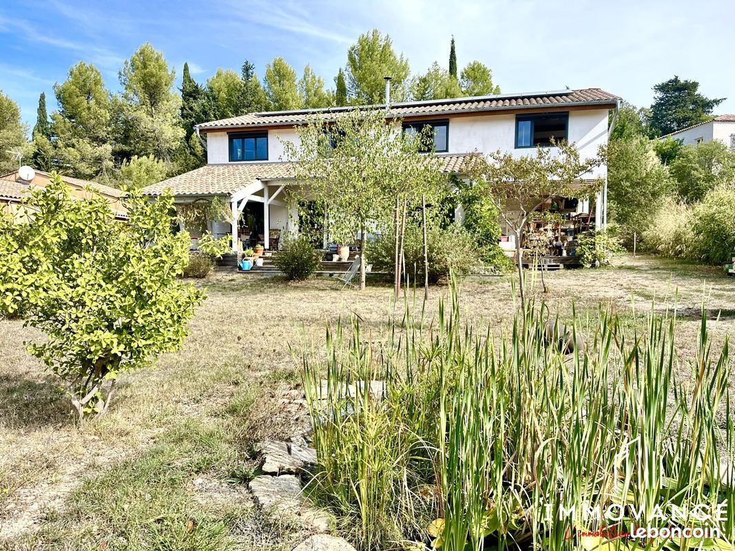 Maison 10 pièces 257 m² · à Claret · 257 m² · 447 000 €