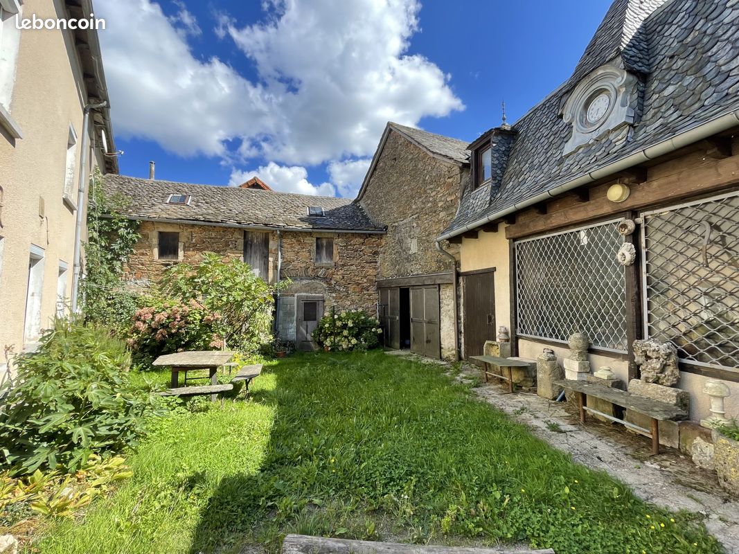Maison 8 pièces 220 m² · à Baraqueville · 220 m² · 106 000 €