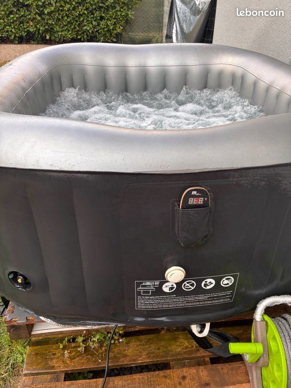 Jacuzzi spa gonflable (image 1)